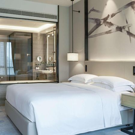 Doubletree By Hilton Shenzhen Longhua: Central Location Near Metro & Attractions Exterior photo
