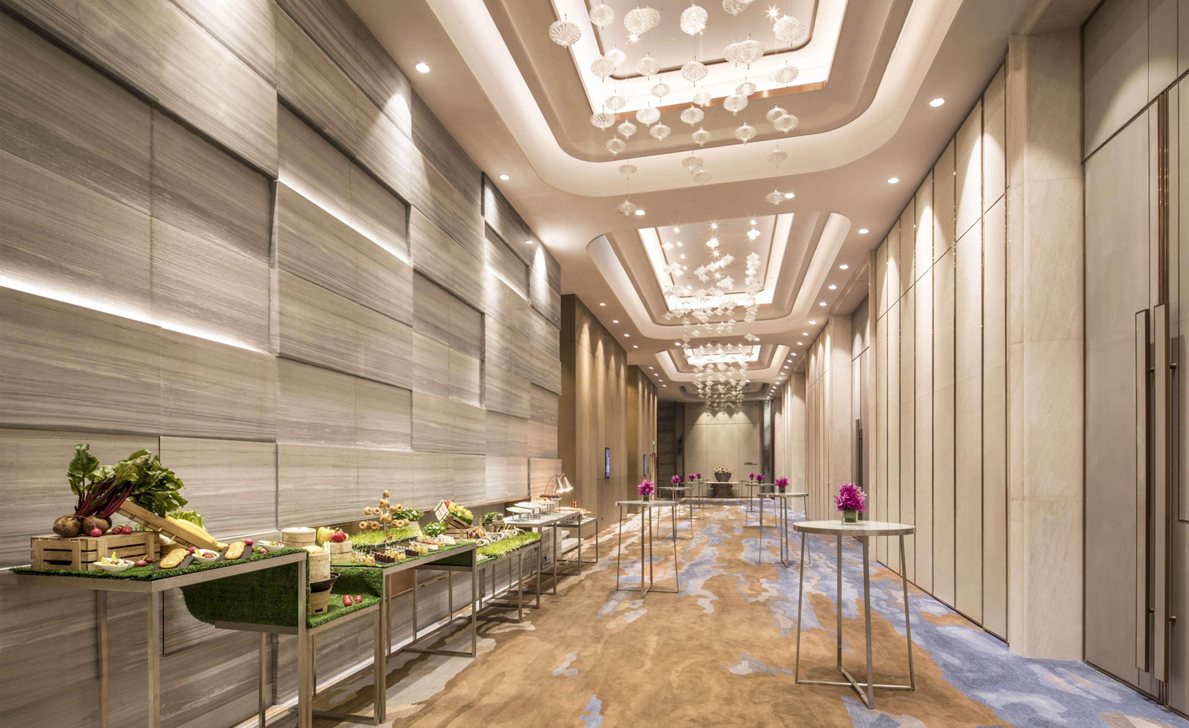 Doubletree By Hilton Shenzhen Longhua: Central Location Near Metro & Attractions Exterior photo