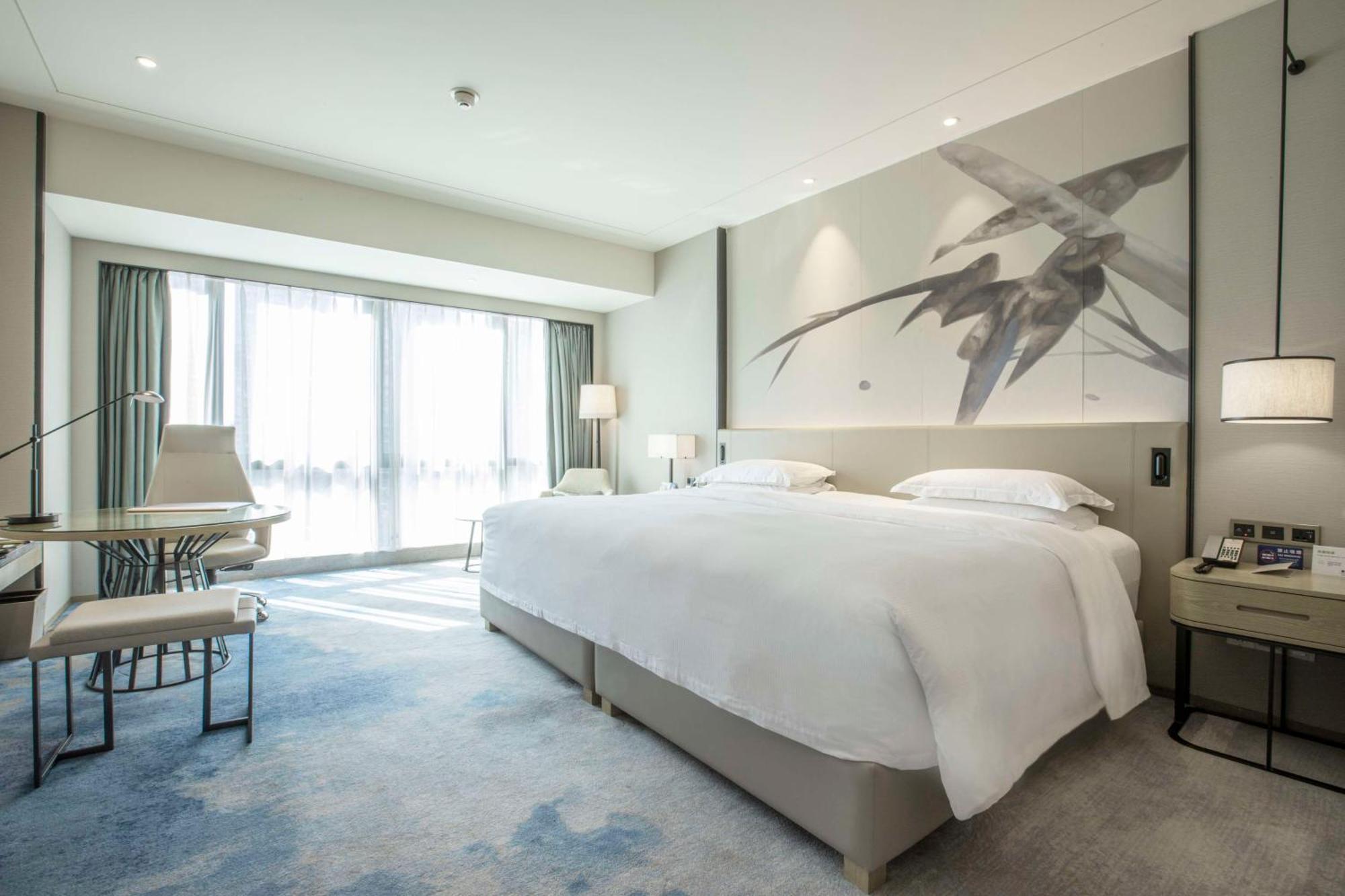 Doubletree By Hilton Shenzhen Longhua: Central Location Near Metro & Attractions Exterior photo