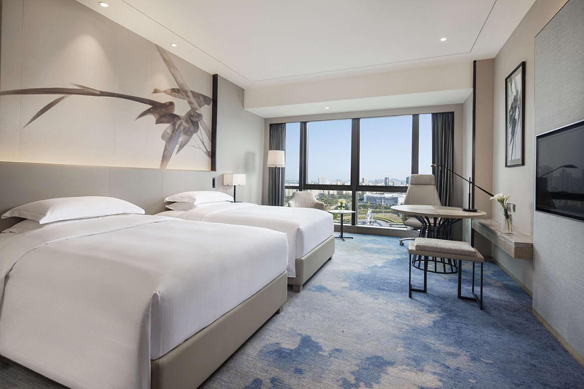 Doubletree By Hilton Shenzhen Longhua: Central Location Near Metro & Attractions Exterior photo