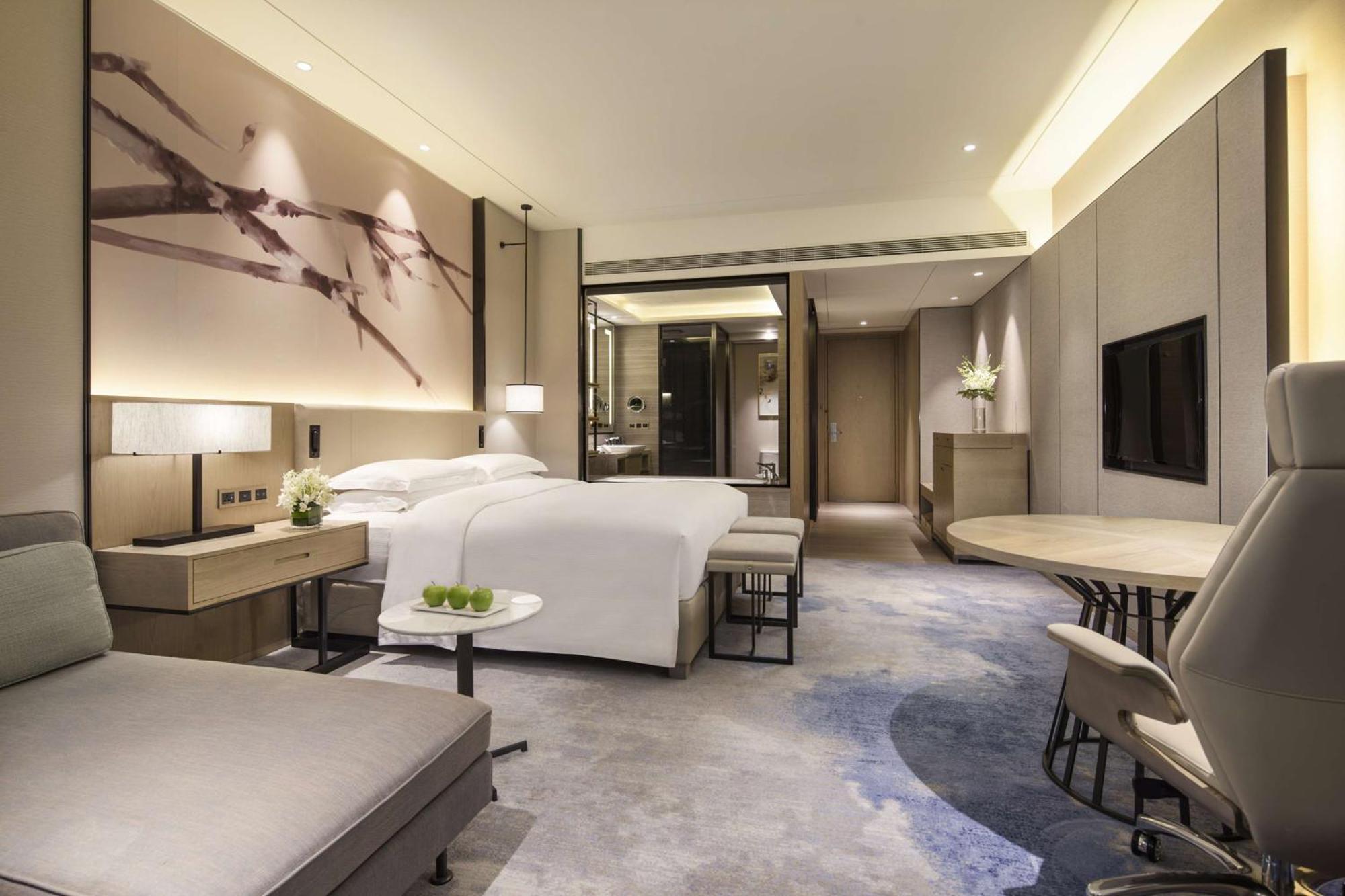Doubletree By Hilton Shenzhen Longhua: Central Location Near Metro & Attractions Exterior photo