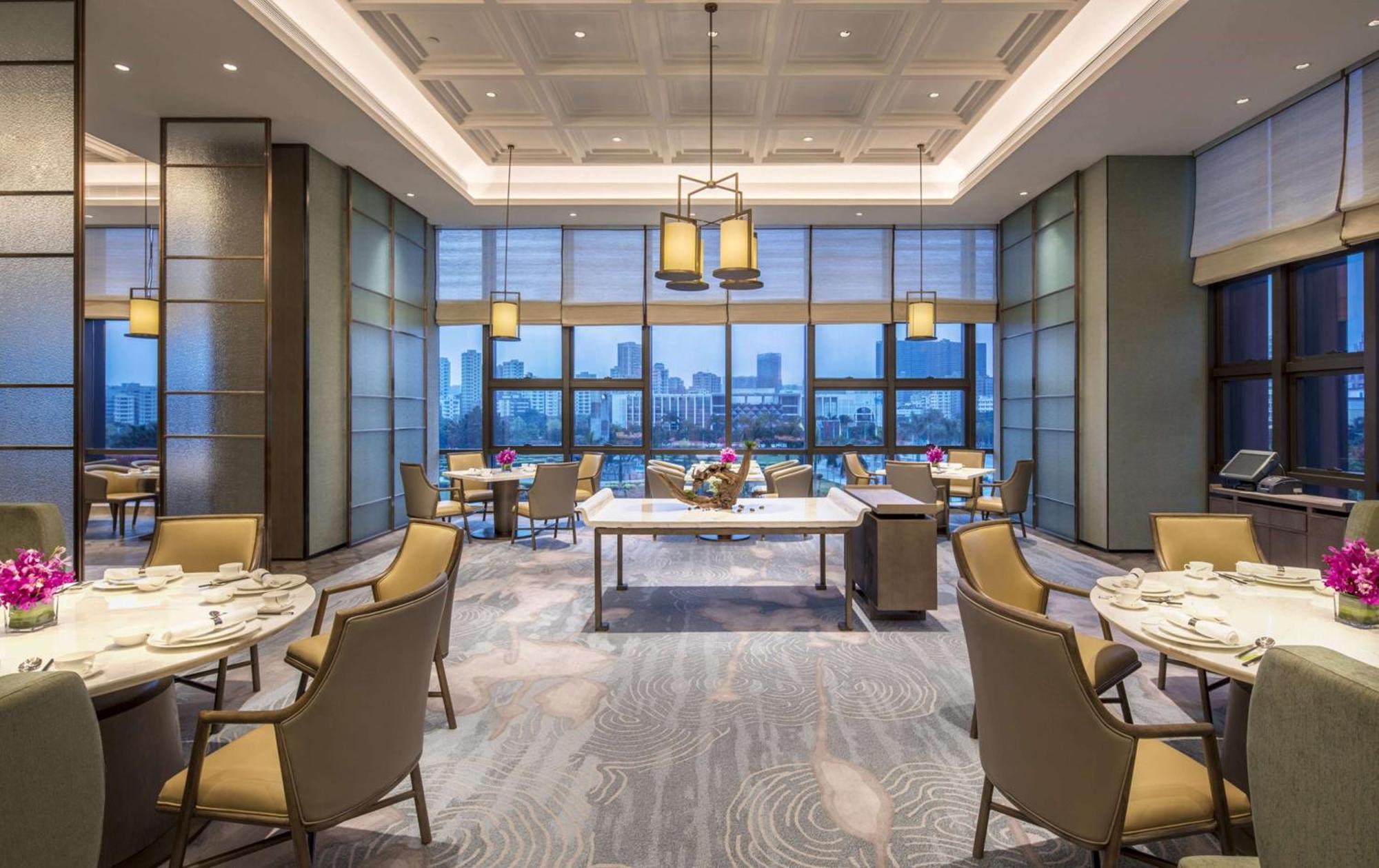 Doubletree By Hilton Shenzhen Longhua: Central Location Near Metro & Attractions Exterior photo