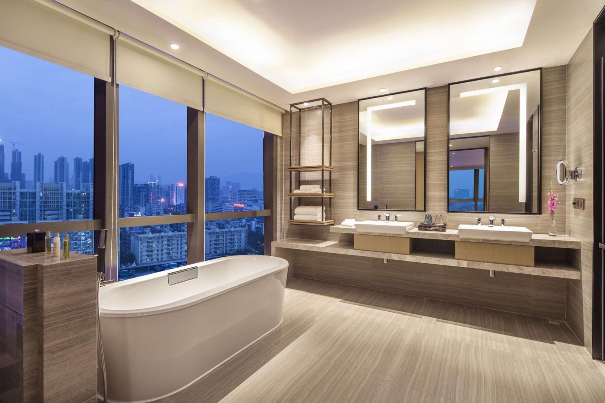 Doubletree By Hilton Shenzhen Longhua: Central Location Near Metro & Attractions Exterior photo