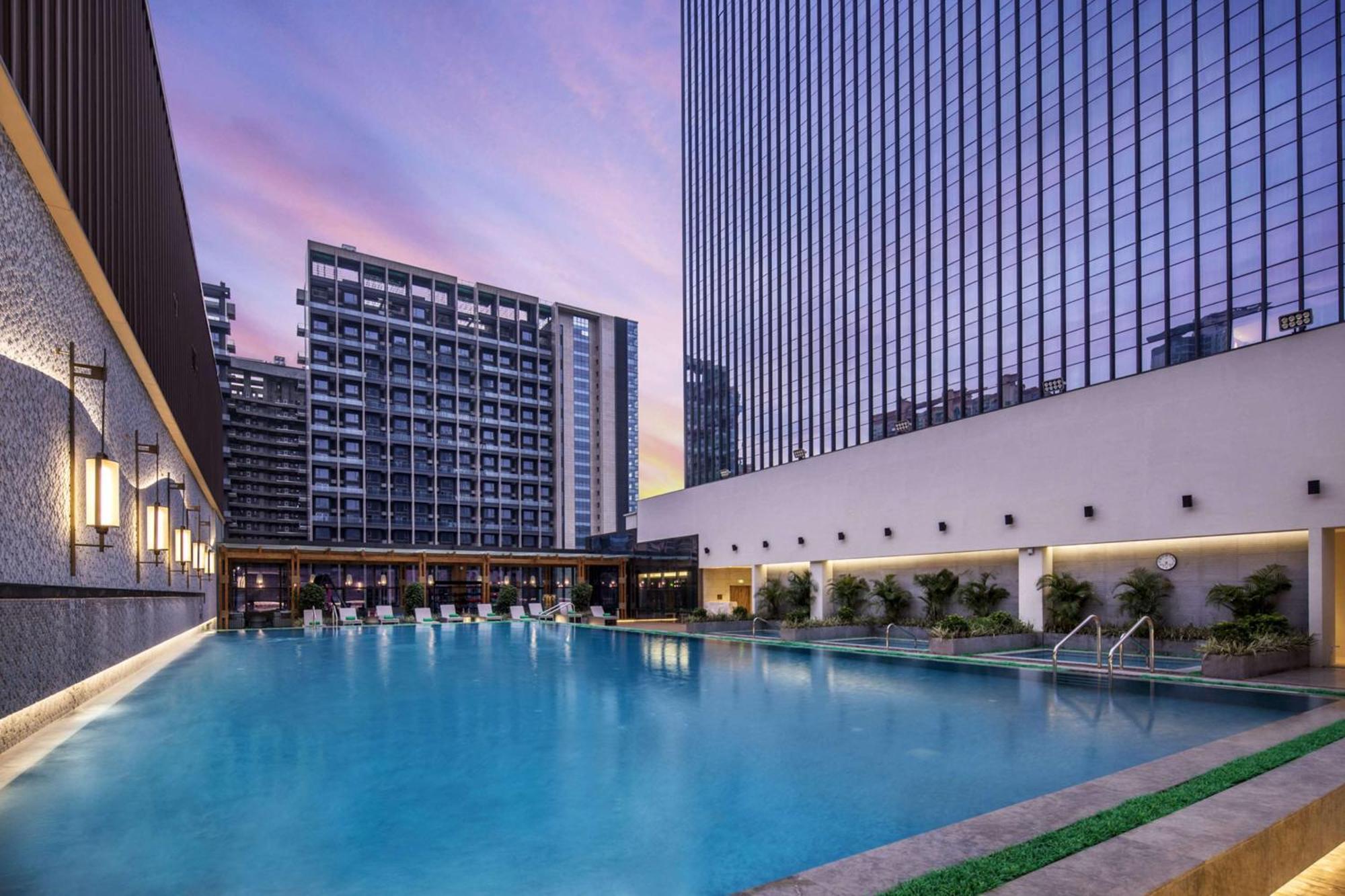 Doubletree By Hilton Shenzhen Longhua: Central Location Near Metro & Attractions Exterior photo
